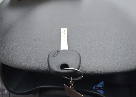 2018 Kia Rio Lx z USA, uszkodzony, nr VIN 3KPA24AB7JE046312